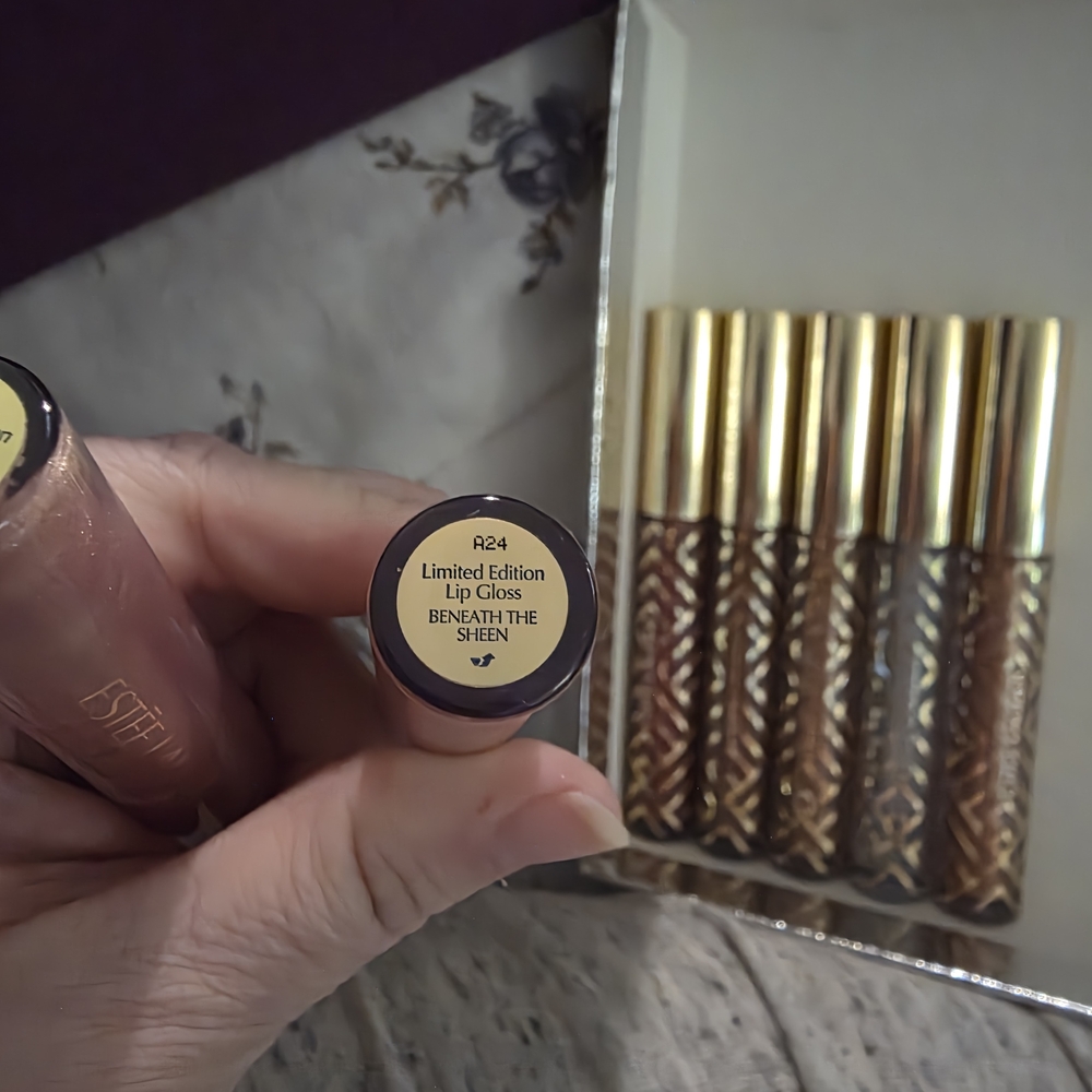 Estee Lauder Lip Gloss Set - Picture 4 of 9